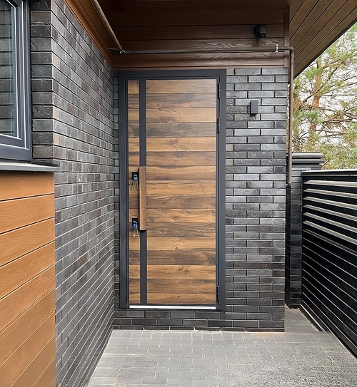 Шпонированная входная дверь